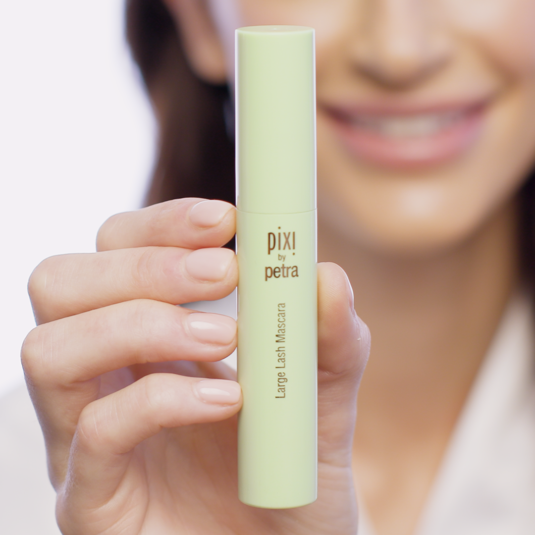 Large Lash Mascara in hand