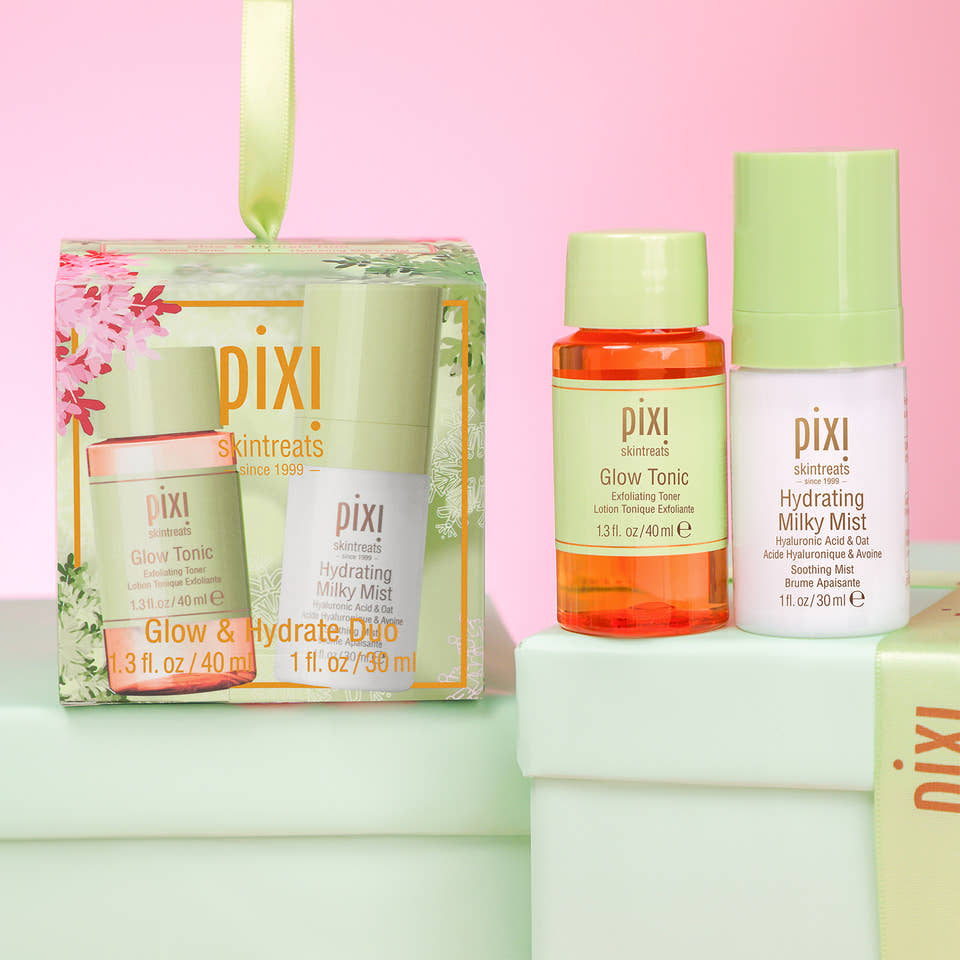 Glow & Hydrate Duo Holiday view 1